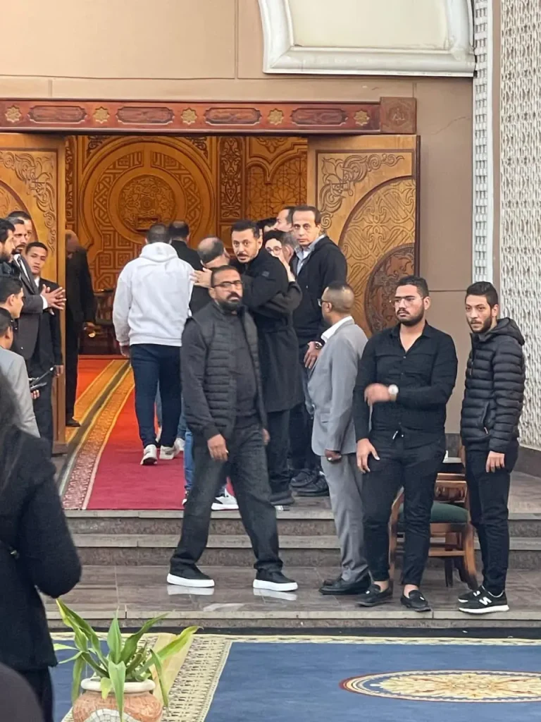 “انهيار شامل”.. مصطفى شعبان يتأثر بوفاة شقيقه