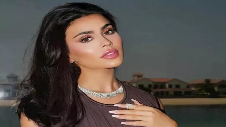 خطفت الأنظار.. يمنى خوري بإطلالة جذابة