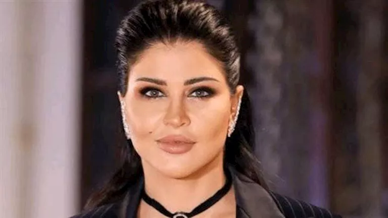 بصيحة الكم الواحد.. جومانا مراد تخطف الأنظار بفستان أسود