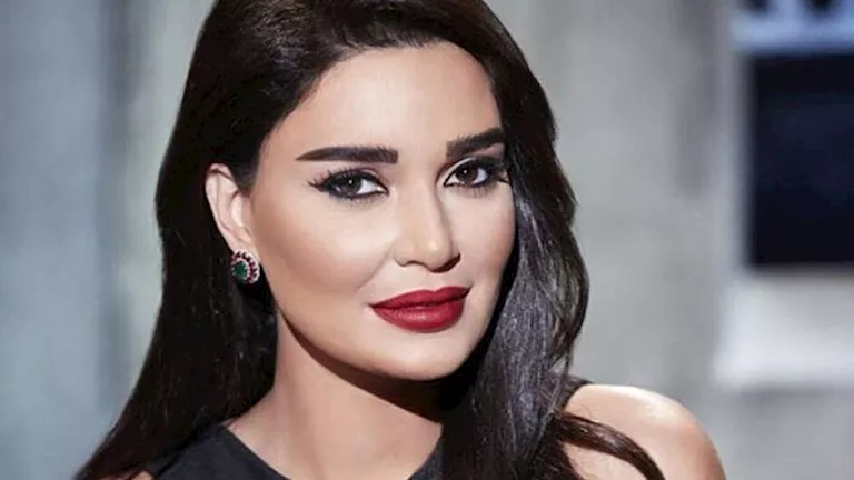 أناقة الأسود الملكي.. سيرين عبد النور تخطف الأنظار بإطلالتها