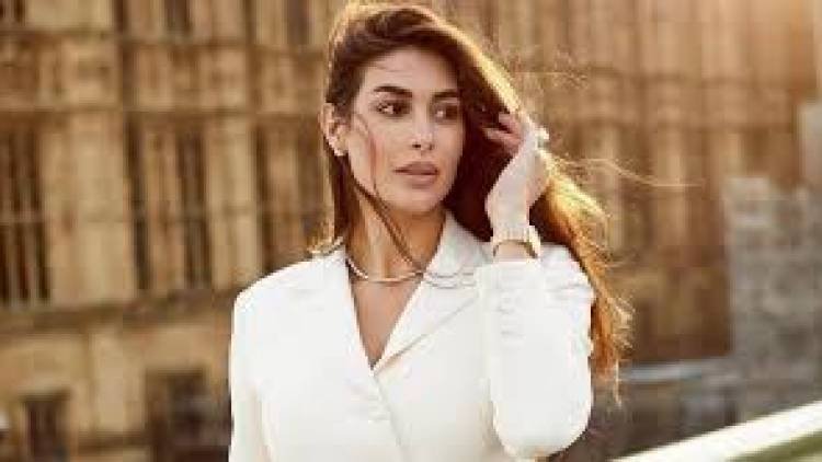 بعد طلاقها.. ماذا ينتظر ياسمين صبري مع أحمد عز؟