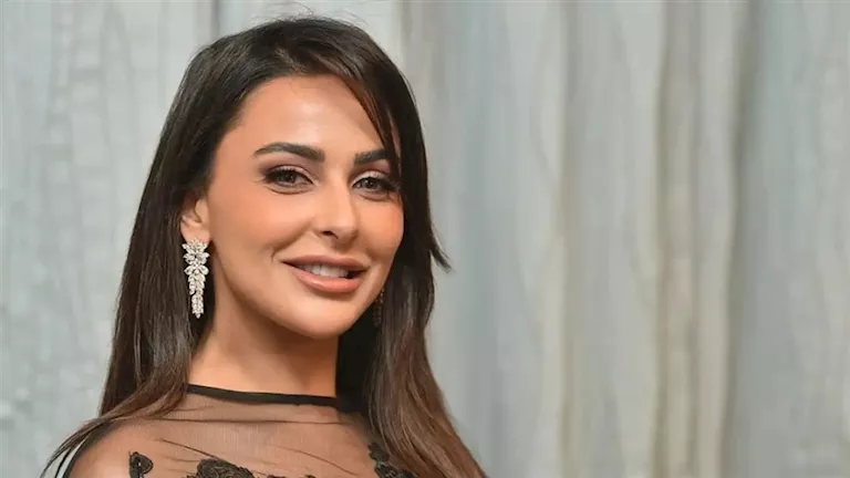جمعت بين الجرأة والأناقة.. ميس حمدان تخطف الأنظار بإطلالتها