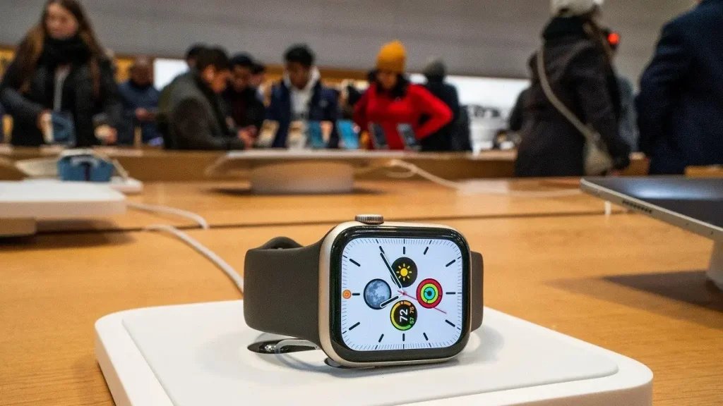7 تطبيقات تجعل من Apple Watch أداة أساسية في 2026