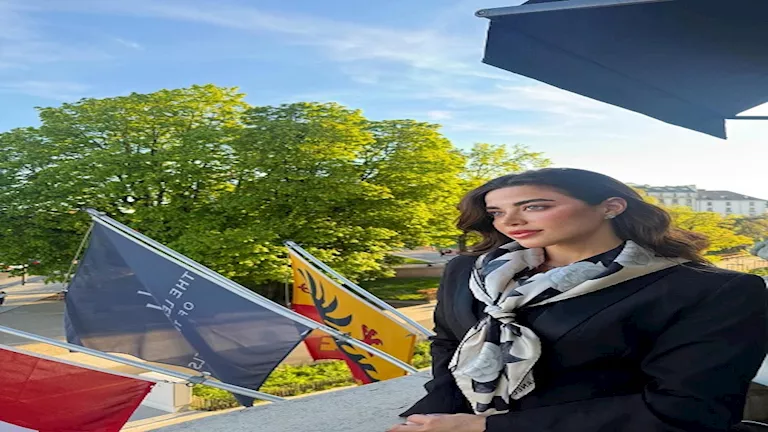 يارا السكري بلوك مميز.. كيف نسقت إطلالتها؟