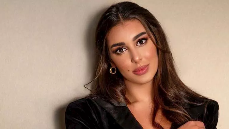 ياسمين صبري بفستان أسود جذاب.. كيف نسقته؟